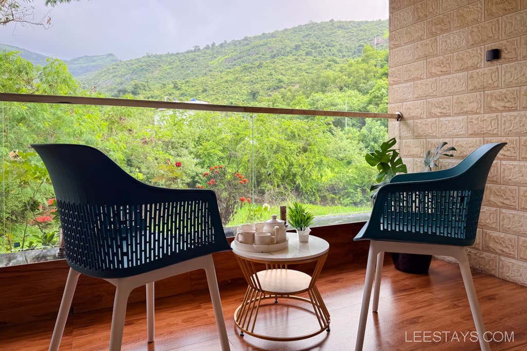 The Lovenest, Luxury Couple Stay in Lonavala (Malavali) - Photo 4